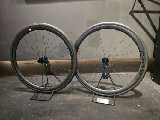 Roda Seminova Roval Terra CLX Carbono Roval